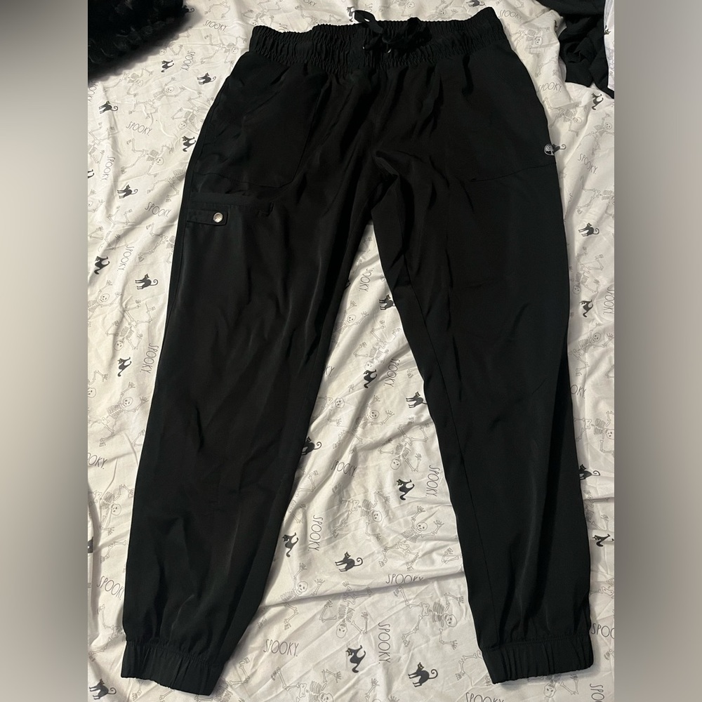 LP black Healing Hands jogger scrub bottom